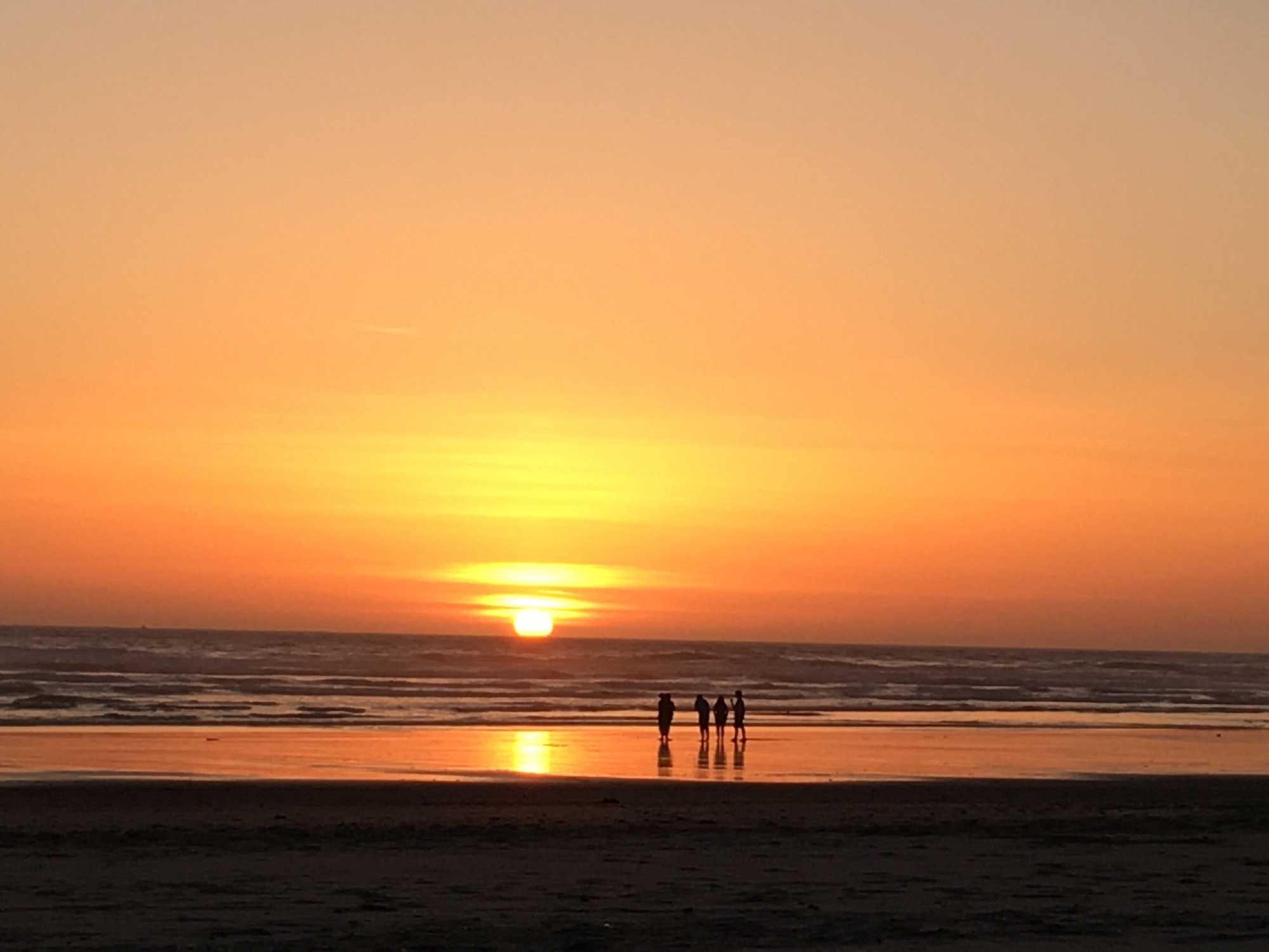 sunset-friends
